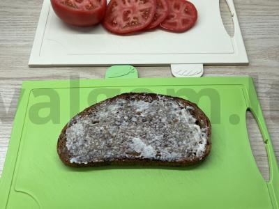 Tostai su pomidoru ir straciatella Žingsnis 3