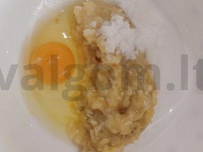 Bananų blynai su kefyru arbatai Žingsnis 1