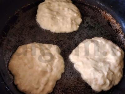 Bananų blynai su kefyru arbatai Žingsnis 4