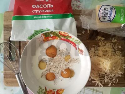 Omletas su tilžiter sūriu ir žaliąja pupelių ankštimi Žingsnis 2