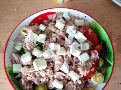 Salotos su tunu ir brie sūriu Žingsnis 5