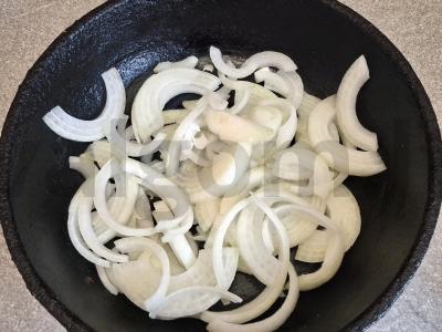 Pūtas su svogūnų pagalve Žingsnis 5