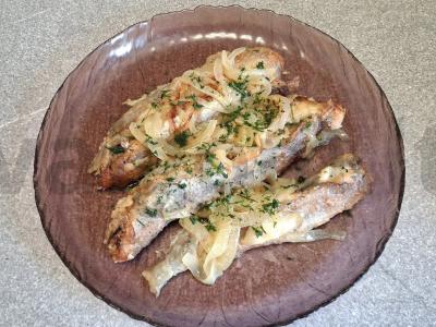 Pūtas su svogūnų pagalve pagrindine nuotrauka