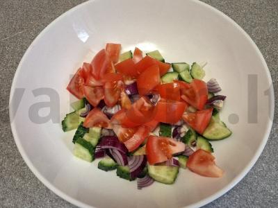 Salotos su daržovėmis, alyvuogėmis ir suluguni sūriu Žingsnis 3