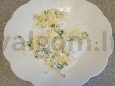 Kvapnūs sūrio skrudinti duonos gabaliukai iš čiabatos Žingsnis 3