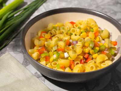 Grietininė salota su makaronais ir kukurūzais Žingsnis 4