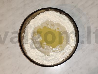 Kibinai su mieliniu tešla, špinatais, kiaušiniais ir ryžiais Žingsnis 4