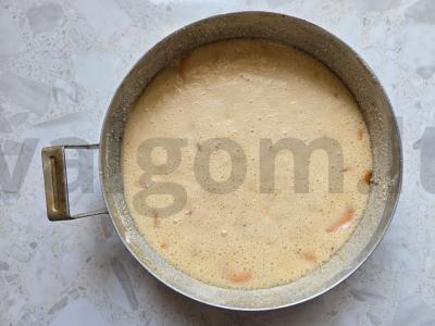 Šarlotė su abrikosais Žingsnis 9