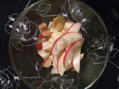 Juodasis arbata su obuoliais ir mėtomis Žingsnis 1