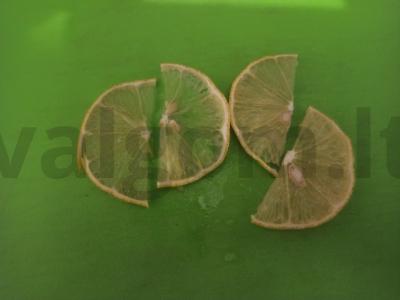 Arbatos gėrimas su citrina, imbieru ir ciberžole Žingsnis 2