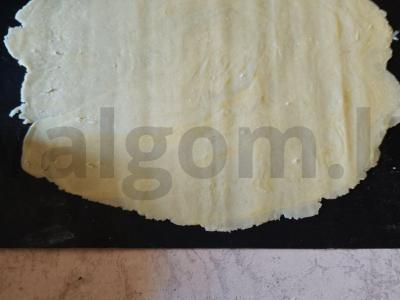 Tortas „Napoleonas“ iš sluoksniuotų biskvitų Žingsnis 8