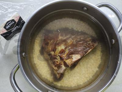 Žirnių sriuba su rūkytomis kiaulienos šonkauliais Žingsnis 2