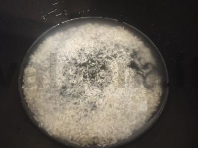 Ryžių onigiri su arbūzu ir sezamu Žingsnis 1