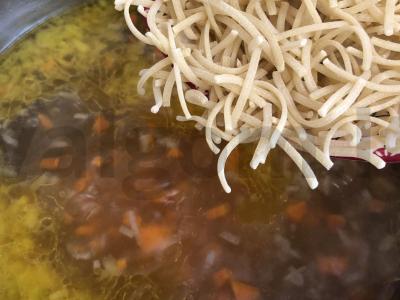 Vermicelli sriuba su dūminiu kumpiu Žingsnis 7