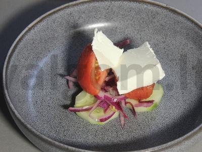 Viduržemio jūros salotas su feta sūriu Žingsnis 10