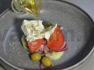 Viduržemio jūros salotas su feta sūriu Žingsnis 15