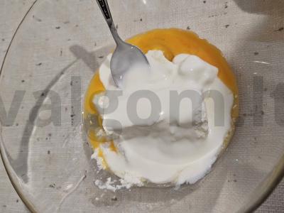 Vafliai su migdolų žiedlapiais Žingsnis 1