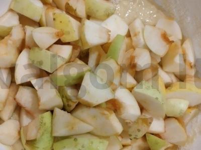 Šarlotė su raugintu pienu ir medumi Žingsnis 4