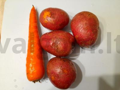 Salotas „Olivje“ su keptais daržovėmis Žingsnis 1