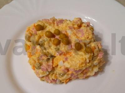 Salotas „Olivje“ su keptais daržovėmis pagrindine nuotrauka