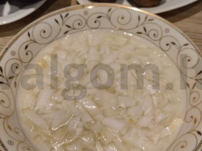 Daržovių, kiaušinių ir obuolių salotas Žingsnis 2