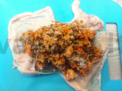 Vištienos maišelis su grikių kruopomis ir morkomis orkaitėje Žingsnis 3