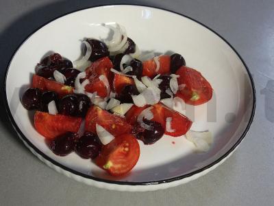 Salotos su vyšniomis ir varške Žingsnis 5