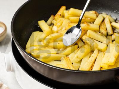 Keptos bulvės su voveraitėmis grietinėje Žingsnis 5