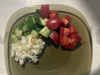 Makaronai vamzdeliai su kiaušiniu, sūriu ir salotomis Žingsnis 3