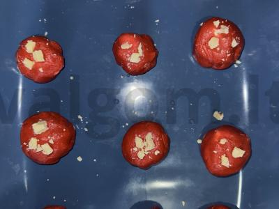 Raudonojo aksomo sausainiai su įdaru Žingsnis 7