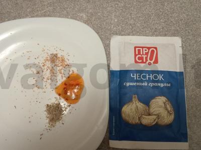 Anties šlaunelė, kepta su brokoliais, obuoliu ir spanguolėmis Žingsnis 2