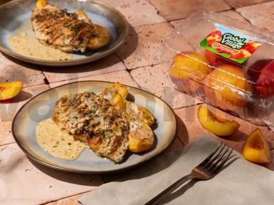 Vištienos krūtinėlė su nektarinais grietinėlės padaže pagrindine nuotrauka