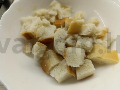 Kiaulienos ir baltos duonos kotletai džiūvėsėliuose Žingsnis 2