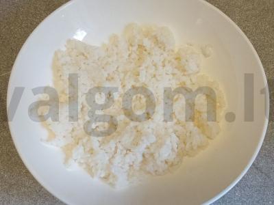 Spring rolls su silpnu sūdyta lašiša ir kreminiu sūriu Žingsnis 1