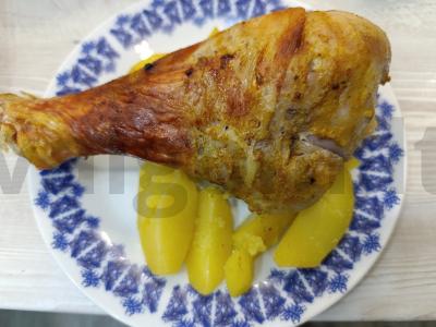 Indėnų blauzda su bulvėmis orkaitėje pagrindine nuotrauka