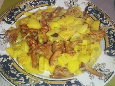 Bulvės „Lionezas“ su voveraitėmis pagrindine nuotrauka