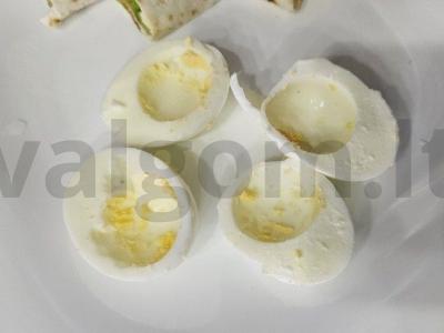 Įdarytos kiaušiniai su tunu ir kalendra Žingsnis 3