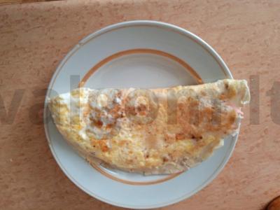 Tortilija kiaušinyje su krabų lazdelėmis pagrindine nuotrauka