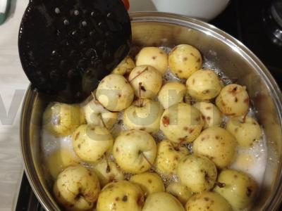 Obuolių uogienė iš veislės „Kitaika“ su šakele Žingsnis 7