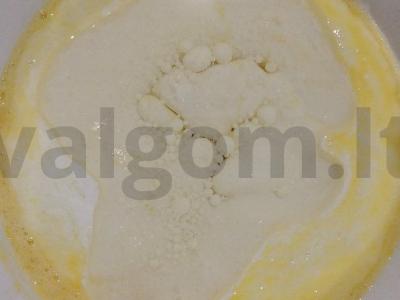 Greitas vyšnių pyragas su augaliniu aliejumi Žingsnis 2