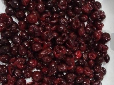 Greitas vyšnių pyragas su augaliniu aliejumi Žingsnis 4