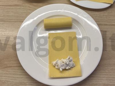 Rulėliai su brynza, stracciatella ir varškės sūriu Žingsnis 4