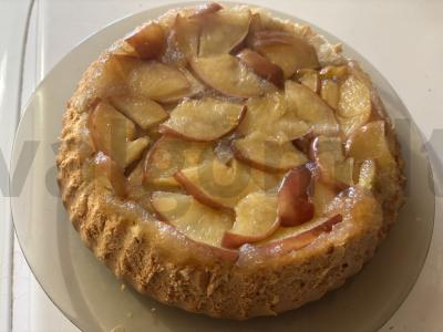 Purios šarlotės su obuoliais pagrindine nuotrauka