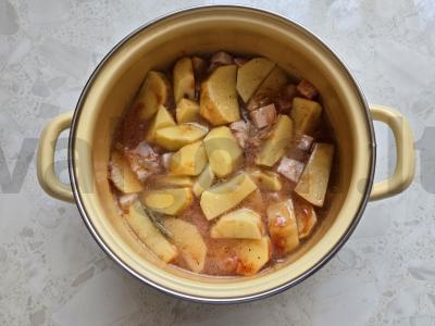 Bulvės, troškintos su rūkyta šonine Žingsnis 5