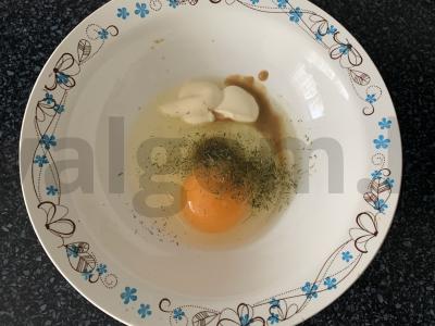 Pusryčiai su duona, šonine ir kiaušiniais Žingsnis 1