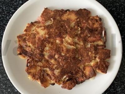 Pusryčiai su duona, šonine ir kiaušiniais pagrindine nuotrauka