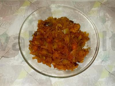 Troškinta kopūstai su cukinijomis pagrindine nuotrauka