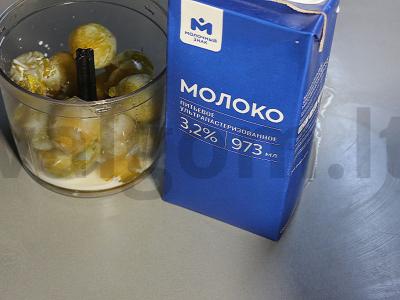 Pieno-slyvų kokteilis Žingsnis 2