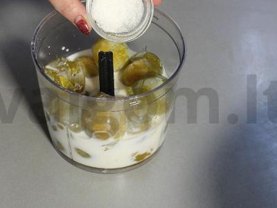 Pieno-slyvų kokteilis Žingsnis 3