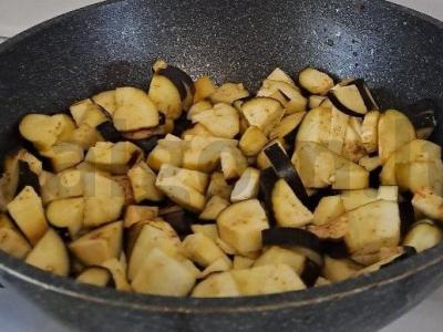 Baklažanų troškinys su majonezu Žingsnis 2